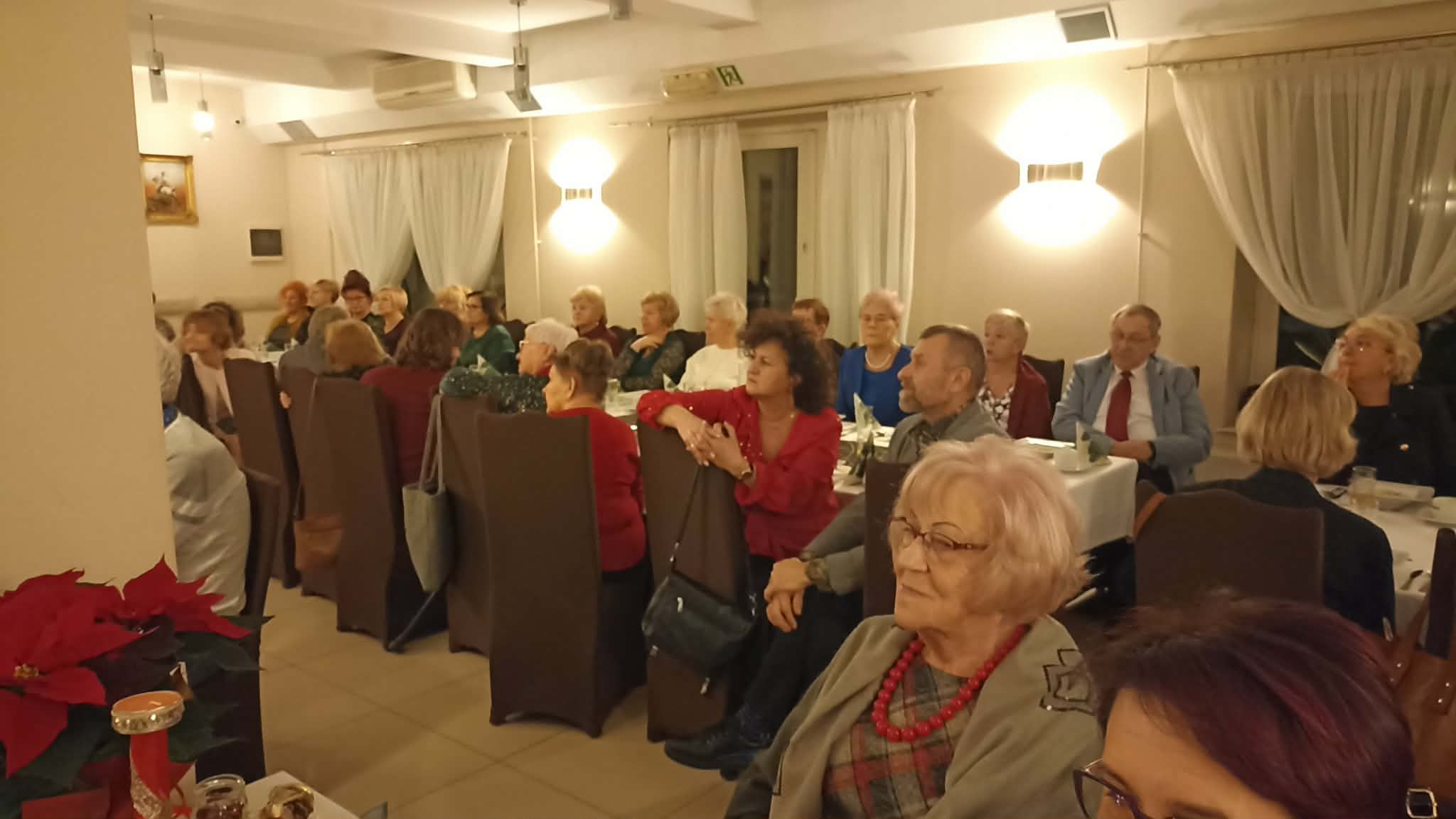 przy stole_171225184846000.jpg